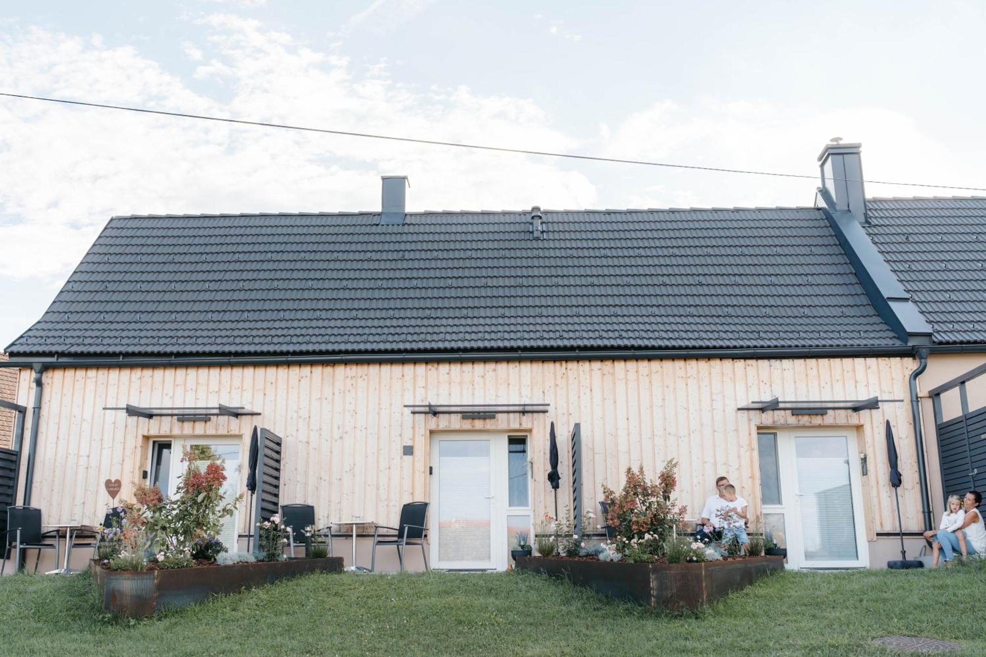 Pension Blumenwiese - Mitten Im Thermenland Burgau Kültér fotó